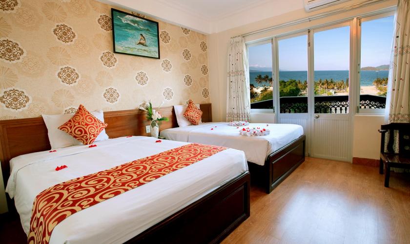 Bán khách Sạn 16 phòng, giá 17, 2 tỷ. 0987979636