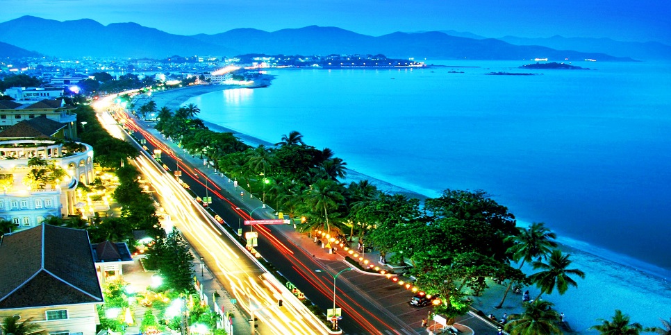 Bán Đất Đường Trần Phú – Nha Trang. 1,050m2. Giá 350 triệu/m2