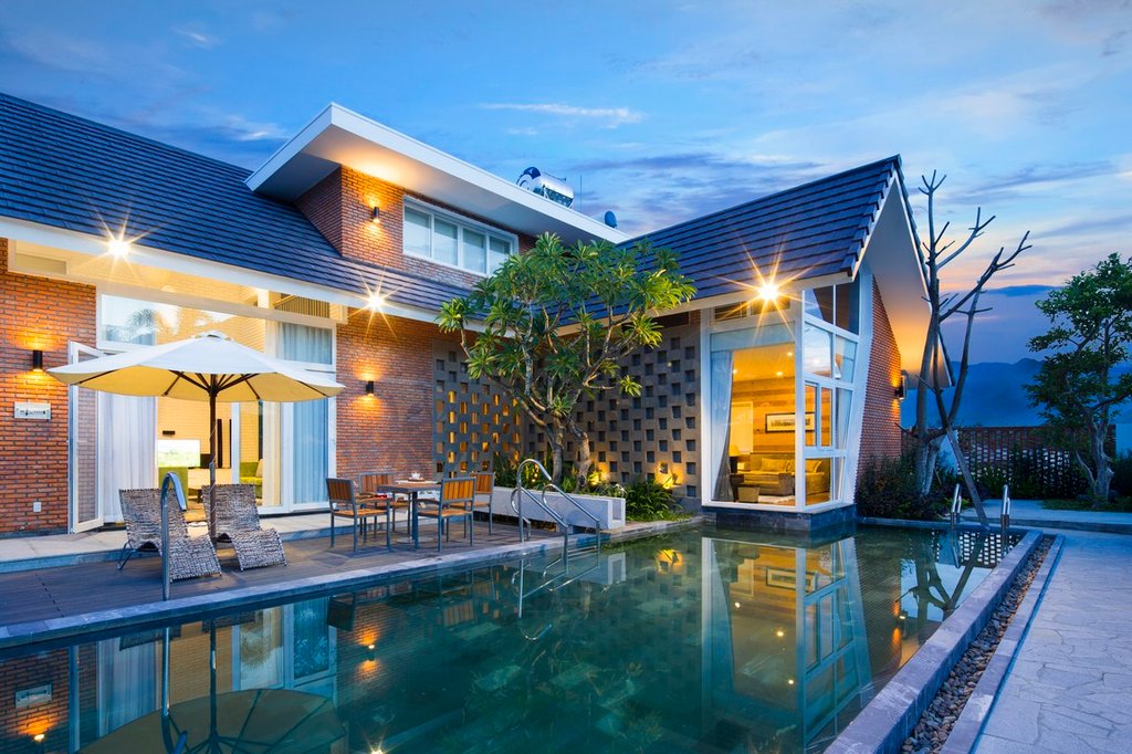 Bán nhà Đưòng  Hùng Vương  Nha Trang , 380m2 ,giá 147 triệu/m2. 
