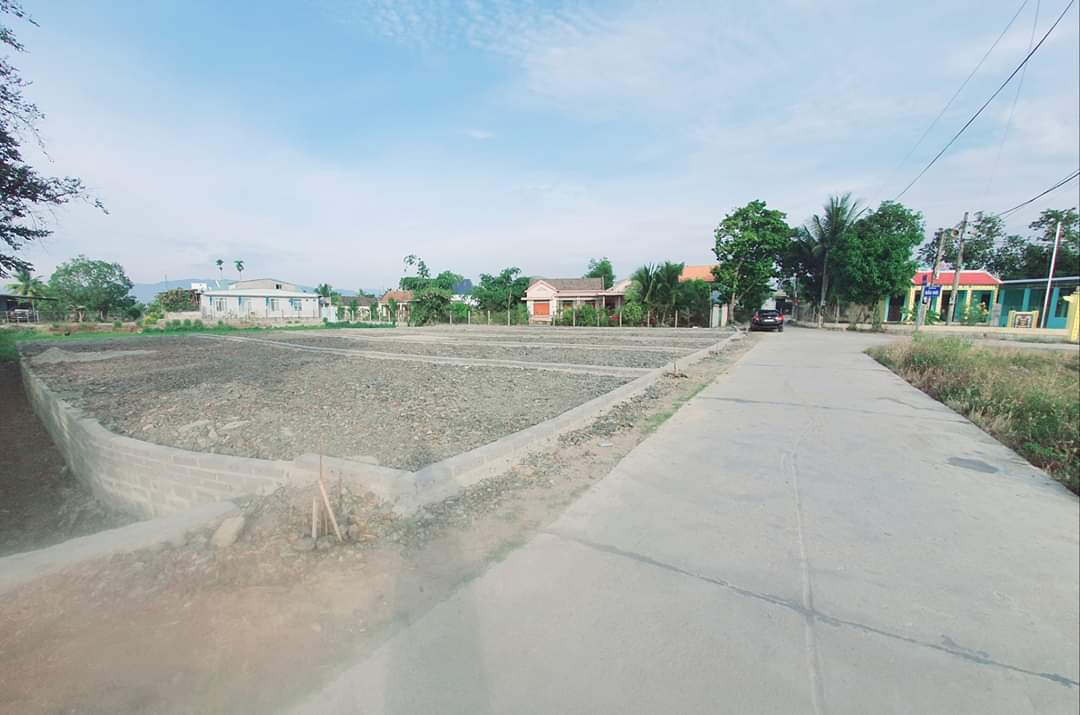 BÁN  LÔ ĐẤT TRỒNG CÂY  DT 40.000M2, GIÁ 1,5TR/M2