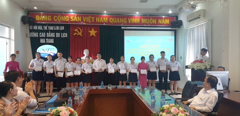 Gặp mặt trao tặng học bổng Doanh nghiệp Du lịch đầu năm 2021