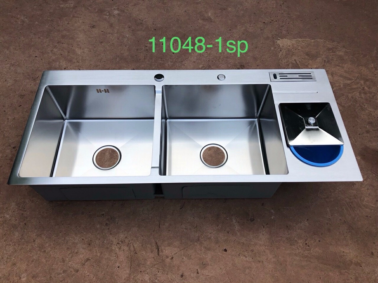 Bồn rửa chén Inox 304 2 hộc + Cắm Dao + Hố Rác